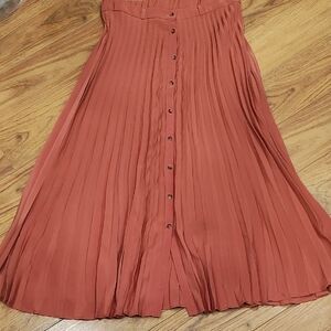 stradivarius Pleated Button-Front Midi Skirt in Rust Orange